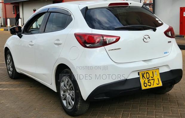 Mazda Demio 2016 Off white