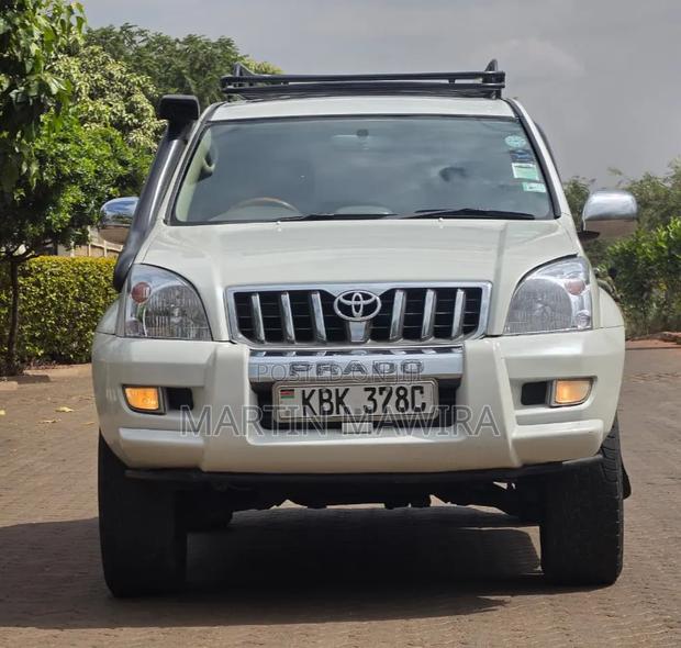 Toyota Land Cruiser Prado 2004 White