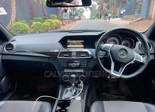 Mercedes-Benz C200 2013 Black