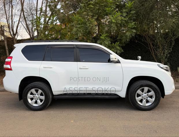Toyota Land Cruiser Prado 2015 White