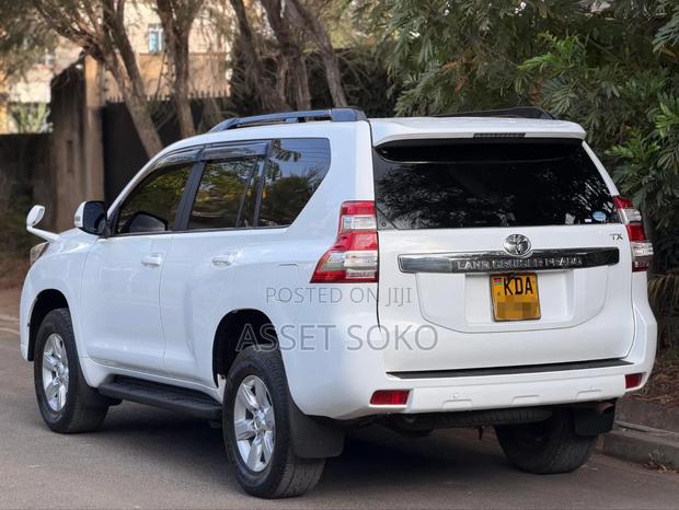Toyota Land Cruiser Prado 2015 White