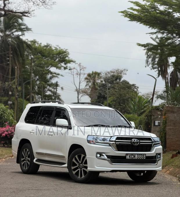Toyota Land Cruiser Prado 2010 White
