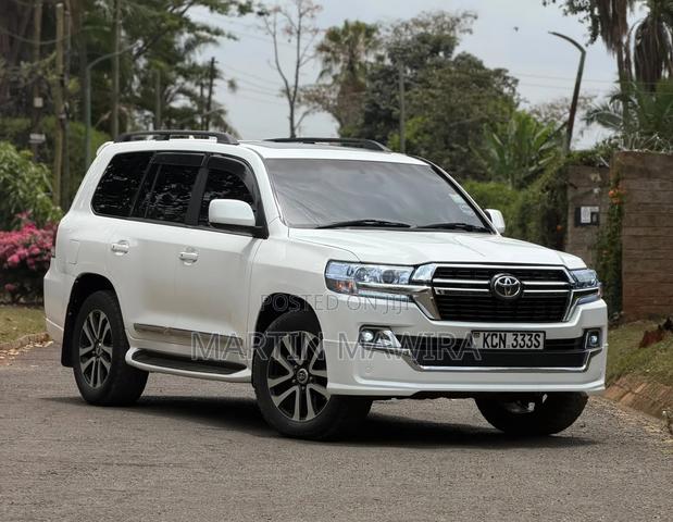 Toyota Land Cruiser Prado 2010 White