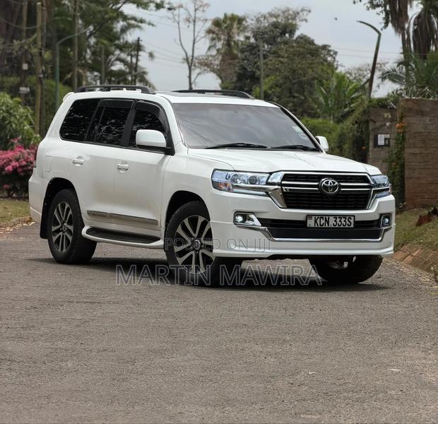Toyota Land Cruiser Prado 2010 White