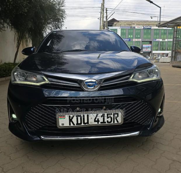 Toyota Corolla Fielder 1.5 Hybrid FWD 2018 Black