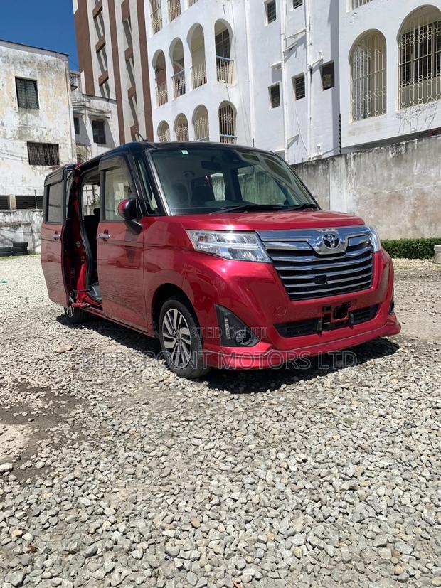 Toyota Roomy 2020 Red