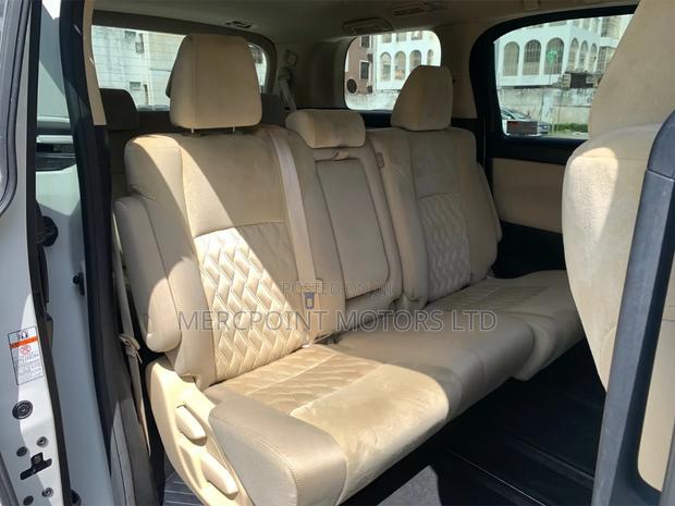 Toyota Vellfire 2019 Teal