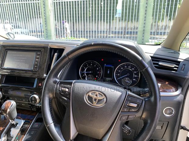 Toyota Vellfire 2019 Teal