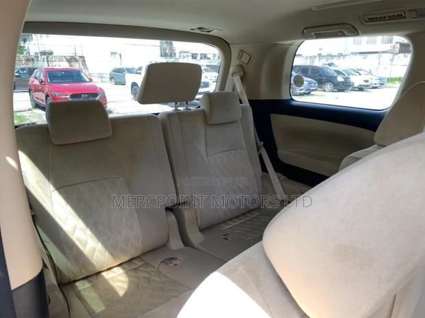 Toyota Vellfire 2019 Teal