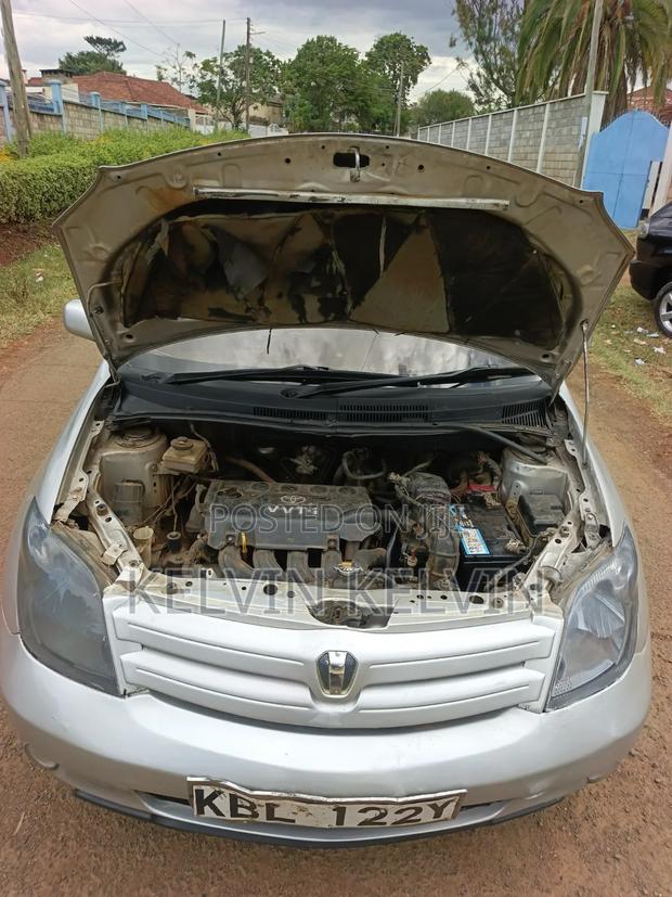 Toyota IST 2004 Silver