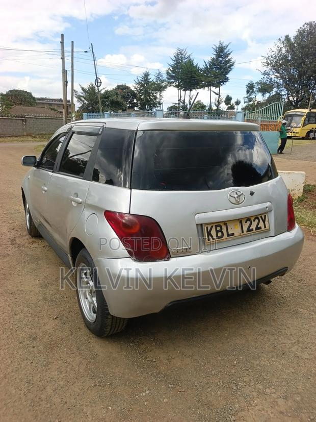 Toyota IST 2004 Silver