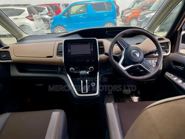 Nissan Serena 2019 Red