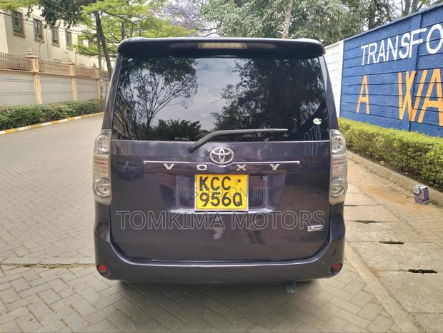 Toyota Noah 2009 Purple