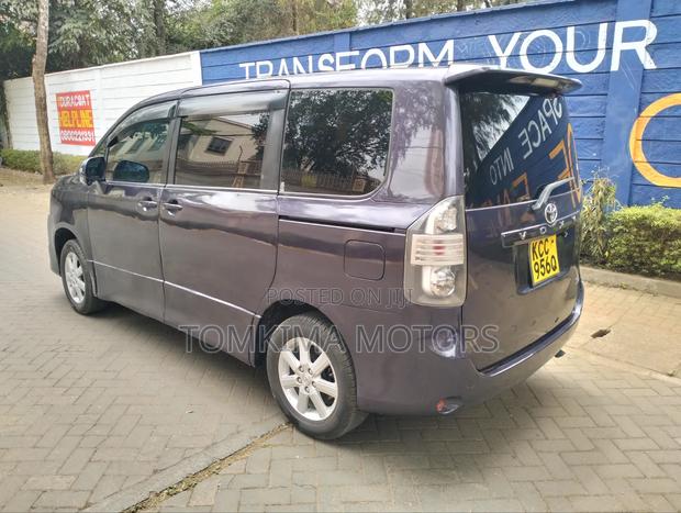 Toyota Noah 2009 Purple