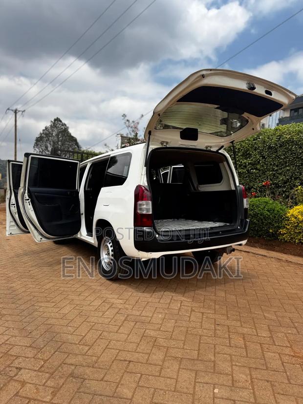 Toyota Probox 1.3 DX Comfort 2WD 2016 White