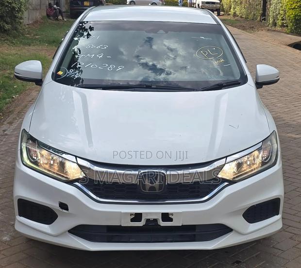 Honda Grace 2019 White