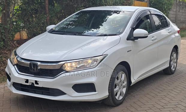 Honda Grace 2019 White