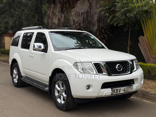 Nissan Pathfinder S 4x4 2013 White