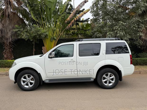 Nissan Pathfinder S 4x4 2013 White