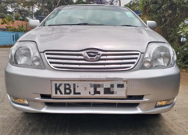 Toyota Corolla 2004 Silver