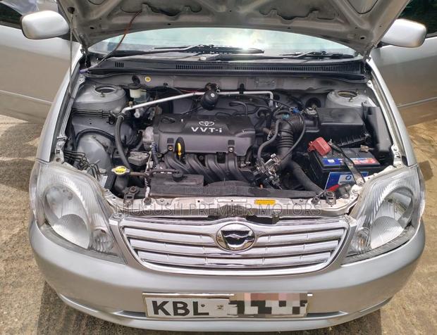 Toyota Corolla 2004 Silver