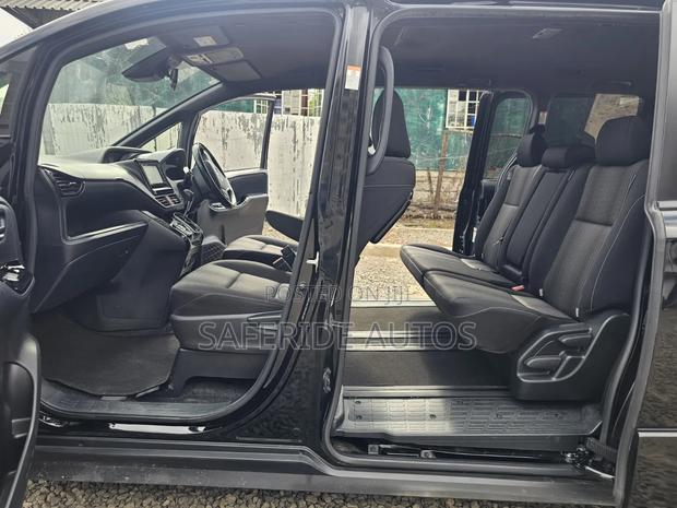 Toyota Noah 2.0 FWD (8 Seater) 2019 Matt Black