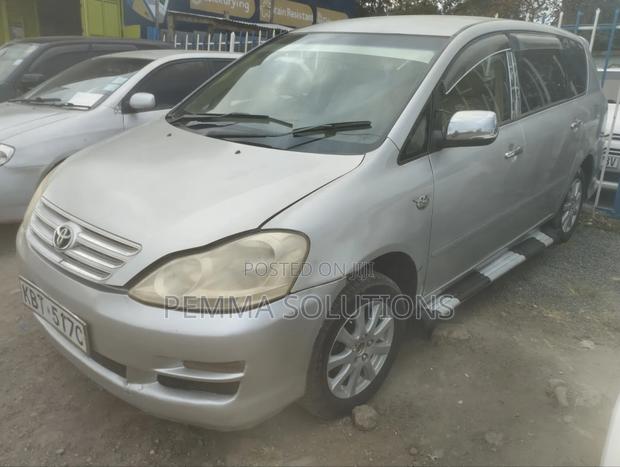 Toyota Ipsum 2006 Silver