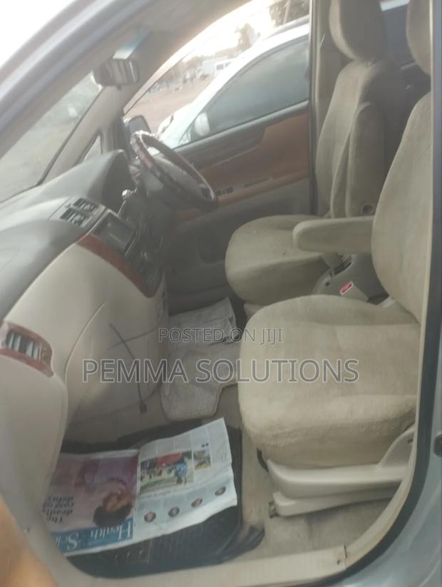 Toyota Ipsum 2006 Silver