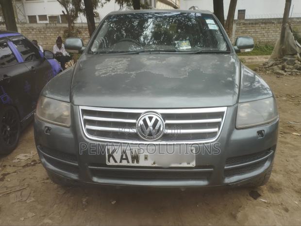 Volkswagen Touareg 2005 Gray