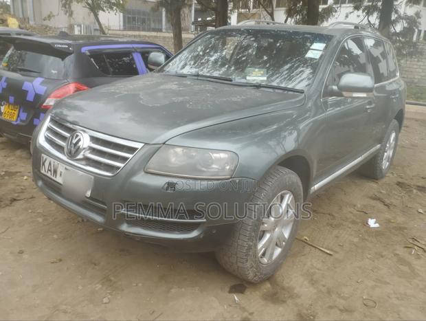 Volkswagen Touareg 2005 Gray