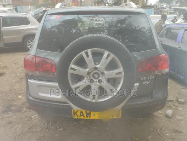 Volkswagen Touareg 2005 Gray