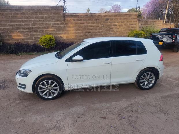 Volkswagen Golf TSI S 4-Door FWD 2016 White