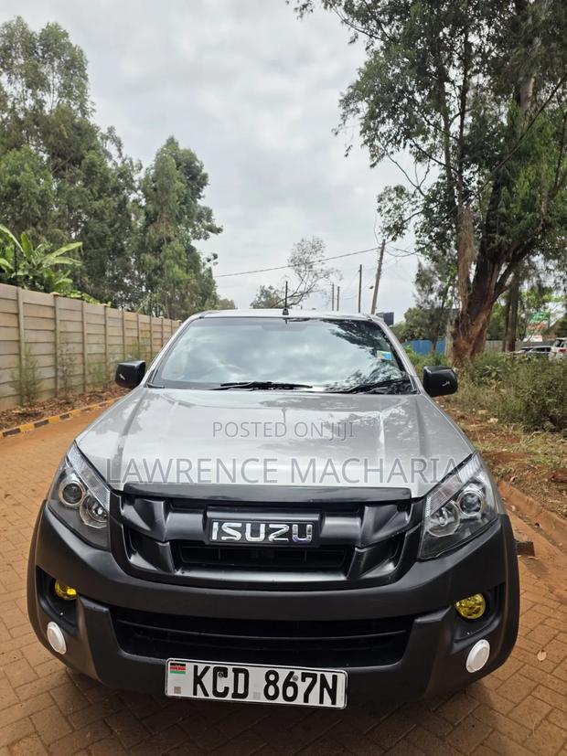 Isuzu D-MAX 2015 Silver