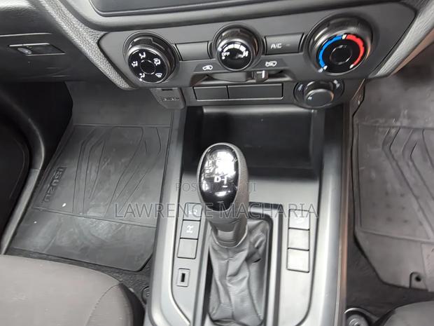 Isuzu D-MAX 2026 Silver