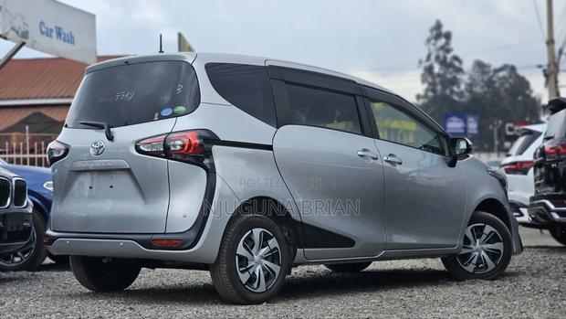 Toyota Sienta 1.5 AWD (6-seater) 2019 Silver