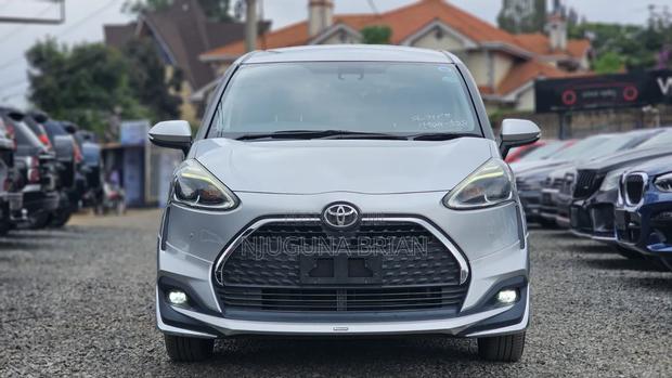 Toyota Sienta 1.5 AWD (6-seater) 2019 Silver