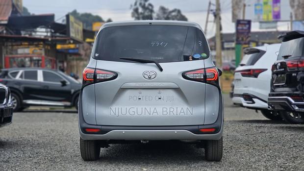 Toyota Sienta 1.5 AWD (6-seater) 2019 Silver