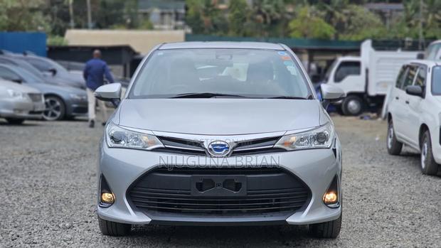 Toyota Axio 1.5 Hybrid 2WD 2019 Silver