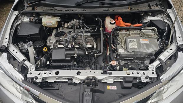 Toyota Axio 1.5 Hybrid 2WD 2019 Silver