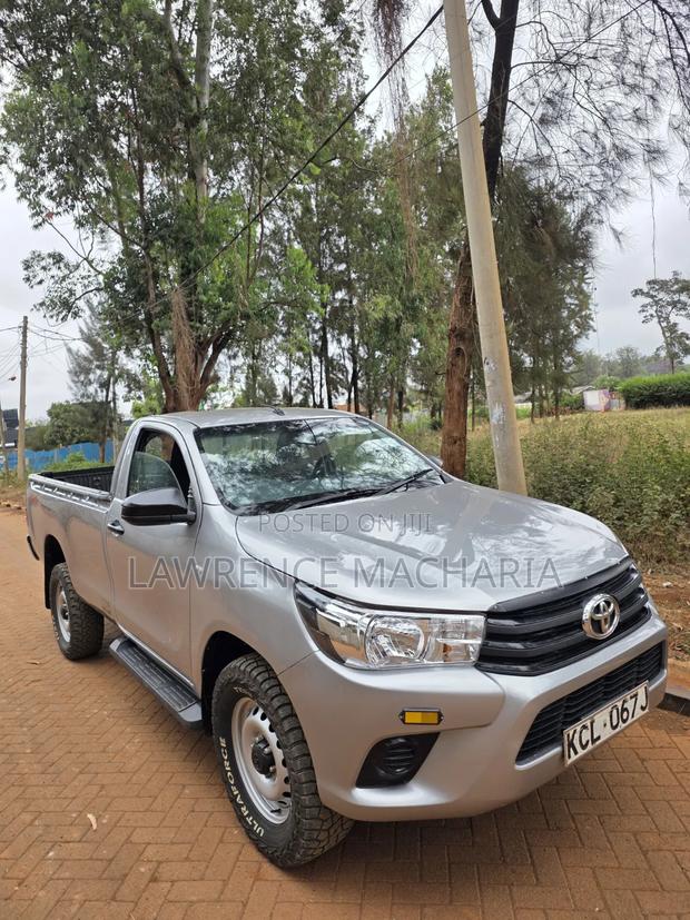 Toyota Hilux 2017 Silver