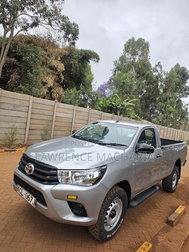 Toyota Hilux 2017 Silver