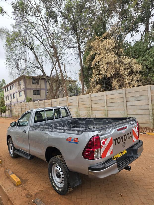 Toyota Hilux 2017 Silver