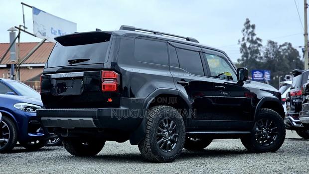 Toyota Land Cruiser Prado 2.7 2024 Black