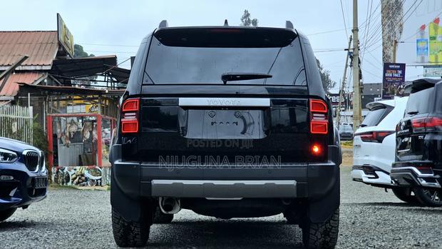Toyota Land Cruiser Prado 2.7 2024 Black