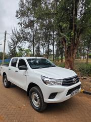 Toyota Hilux 2022 White for sale
