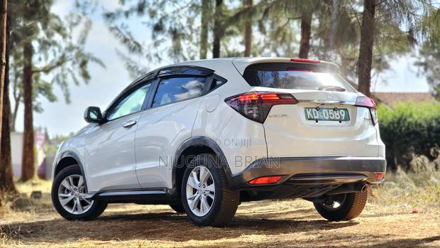 Honda Vezel 1.5 Hybrid 2WD 2020 White