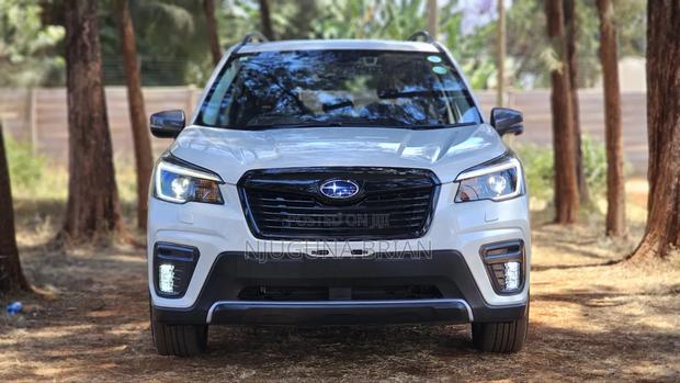 Subaru Forester Premium 2021 White