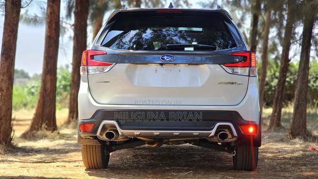 Subaru Forester Premium 2021 White