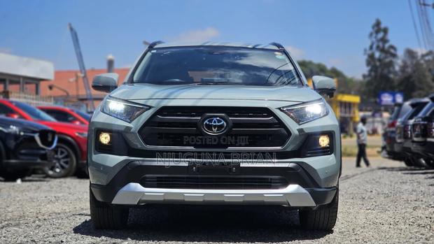 Toyota RAV4 Adventure AWD 2020 Green