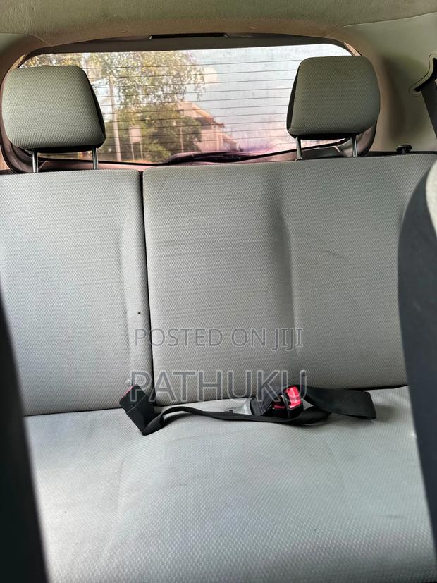 Toyota Vitz 2014 Silver